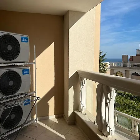 La Mer Luxury Apartment Golden Sands